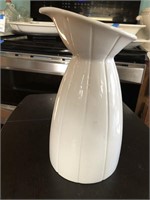 Ceramic pitcher with stopper