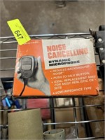 REALISTIC NOISE CANCELLING DYNAMIC MICROPHONE