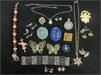 Costume jewelry, pendants, necklaces, bracelet,