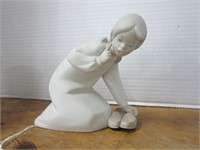 LLADRO PORCELAIN FIGURINE