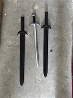 Lot of the three knight swords