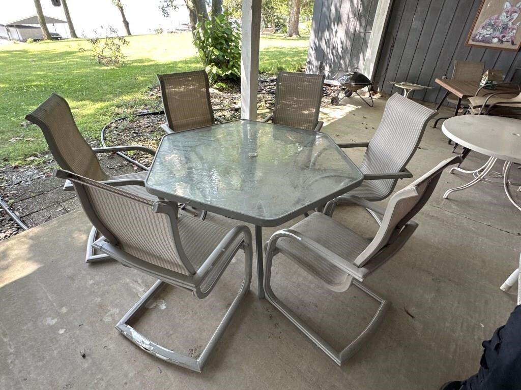 Outdoor Table & 6 Chairs