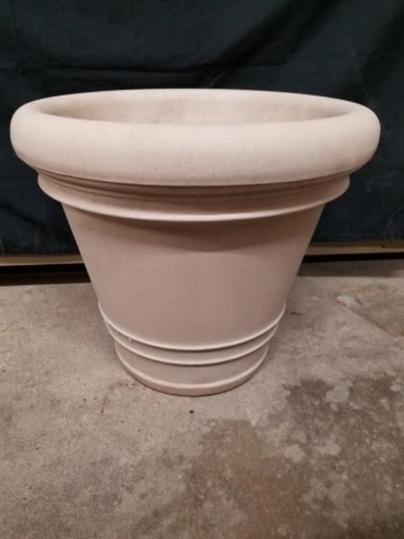 Large Plastic Planter, 17.5" x 19.75