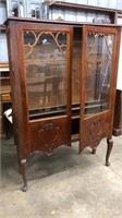 QUEEN ANNES MAHOGANY CHINA CABINET