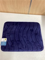 Comfort bay foam bath rug 18in x 24 in