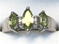 S/Silver  Peridot Ring