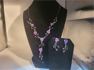 Pretty necklace/earrings set