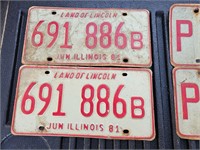 Pair of 1981 Illionois License Plate