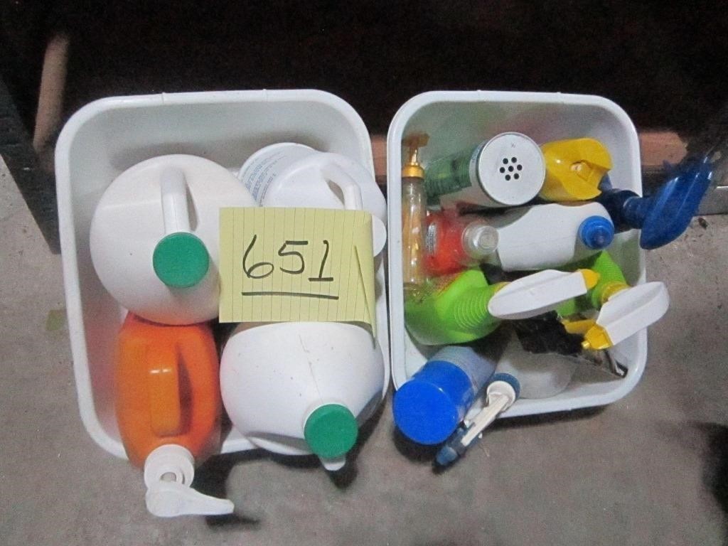 Lot of assorted cleaning products / chemicals