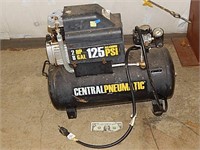 Central Pneumatic 2HP 8 Gal 125PSI Air Compressor