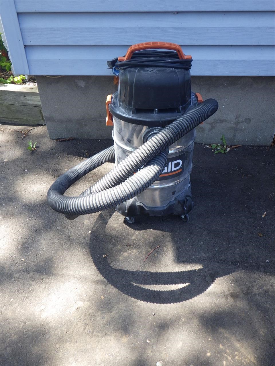 Rigid Shop Vac  Works