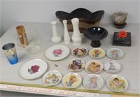 Assortment of decorative plates, PAE wood vase