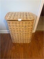 WICKER HAMPER