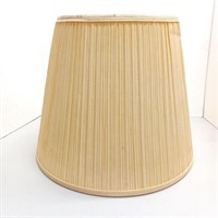 Pleated lamp shade