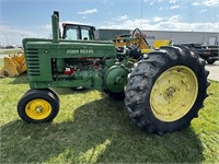 JD G TRACTOR