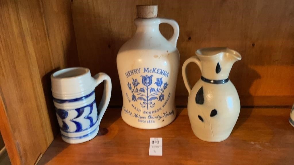 Kentucky Bourbon jug with 2 pottery pieces - lot