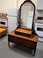 "Jacques Furniture" Antique Bedroom Vanity Dresser