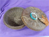 Vintage sewing basket 9" dia