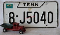 1976 Tennessee License Plate w/ Cast Iron Truck