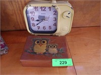 VINTAGE WOODEN BOX, ASST. CARDS, CLOCK (UNTESTED)
