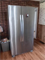 Kenmore Side by Side Refrigerator  68.5x35.5x30.5