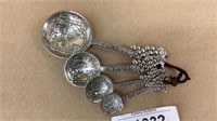 Measuring spoons