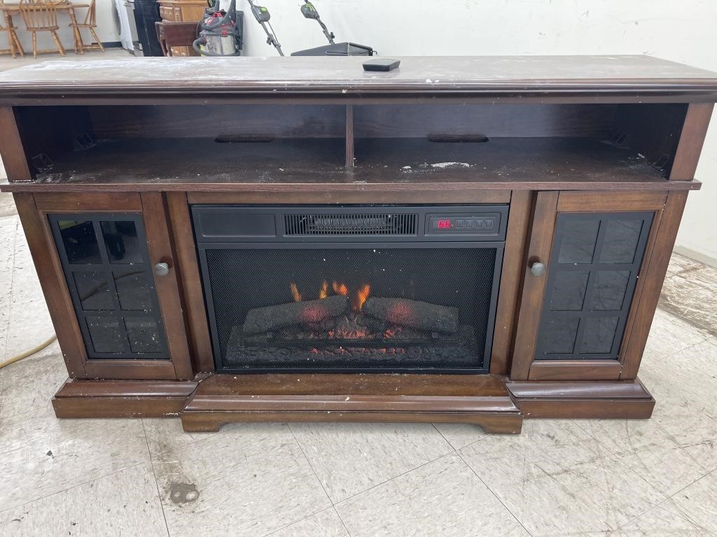 Twin Star Electric Fireplace w/ Remote (works)