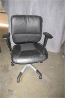 Black Leather Office 20" Chair w/ Arms