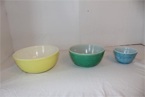 Pyrex Bowls (3)