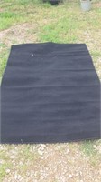 Black 5ft x 6&1/2 ft area rug