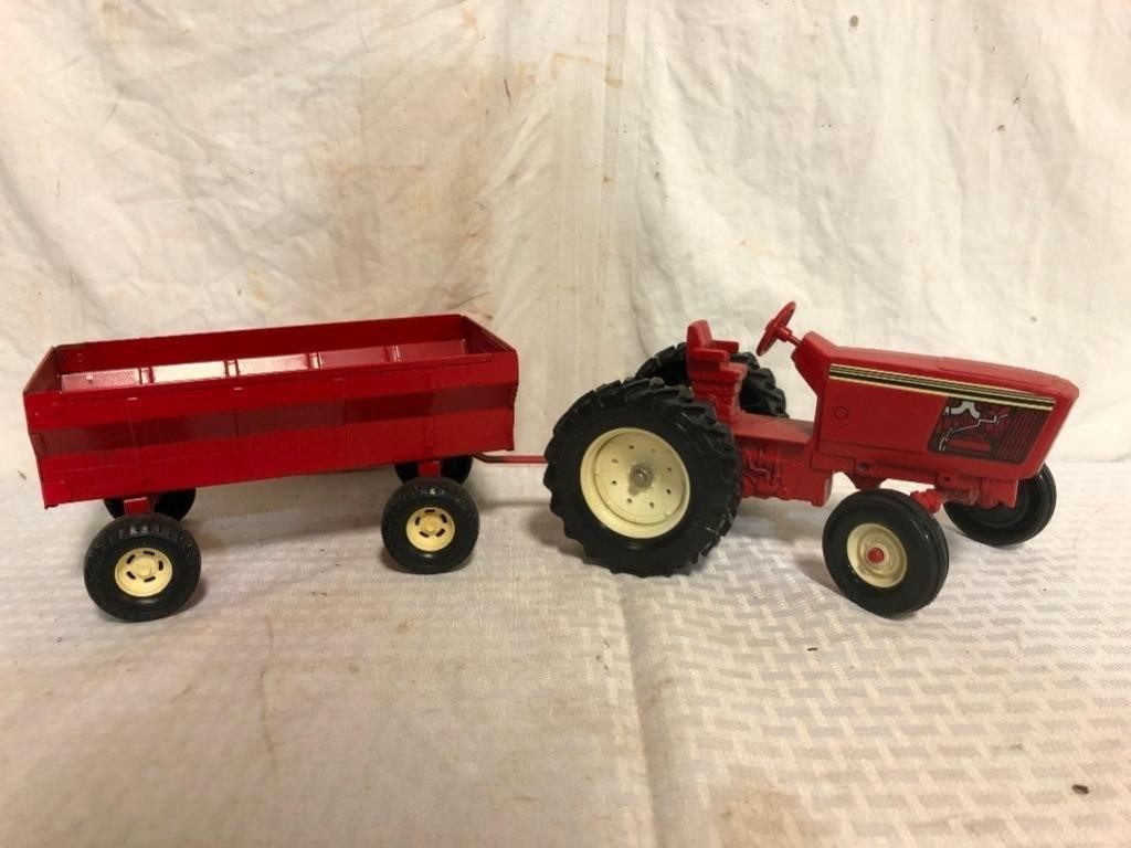 Ertl Die Cast Tractor and Wagon