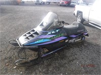 Polaris XLT Snowmobile *Non Runner*