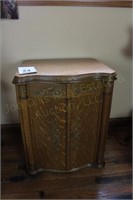 Sewing Cabinet, 24" x  19.5" x 29.5"