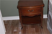 Bedside Table 21.5x16x25H