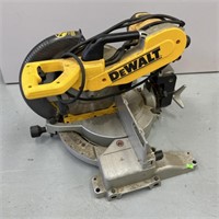 DeWalt Double Bevel Compound Miter Saw