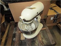 KITCHEN AID MIXER