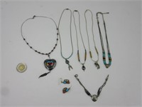 Plusieurs bijoux navajo en argent sterling