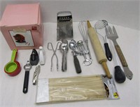 Lot of Kitchen Items