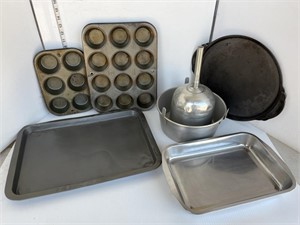Box lot of bakeware, misc