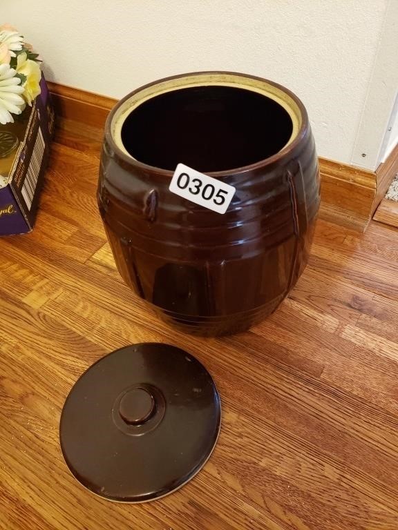 Barrel Design Brown Stoneware Cookie Jar