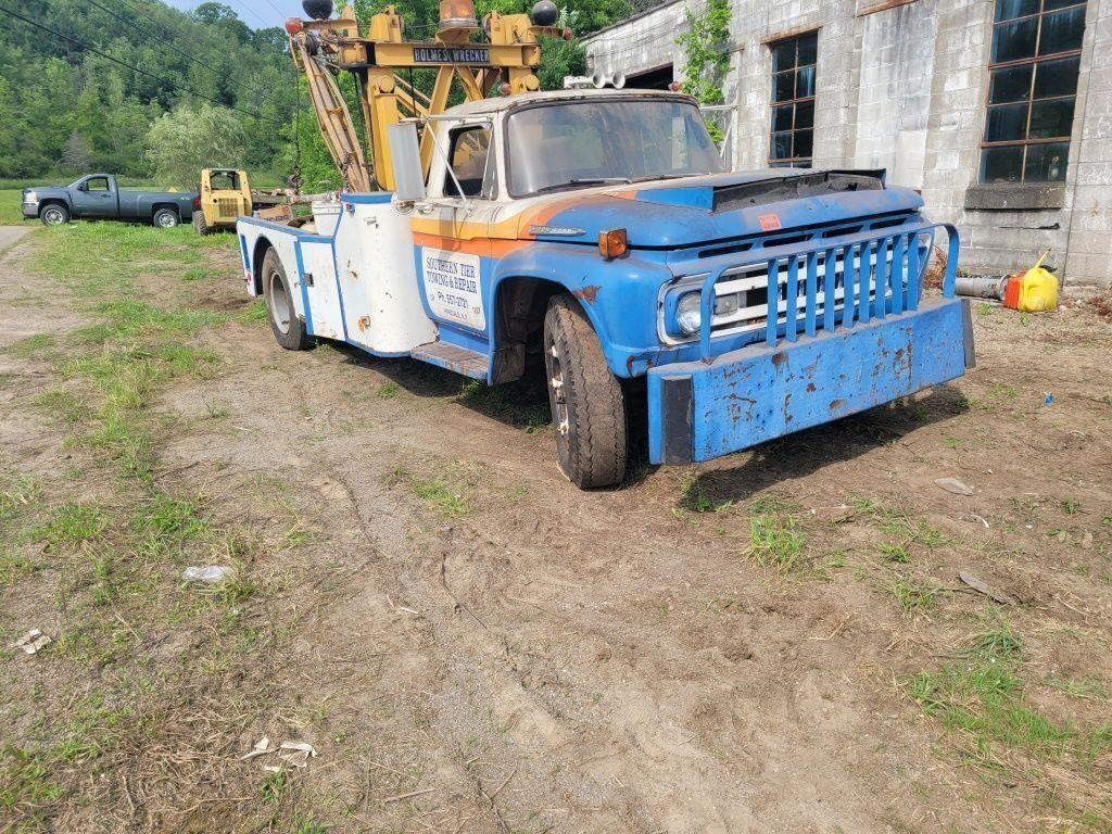 Tow Truck and Vintage Car auction Hinsdale NY