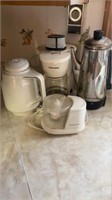 BLACK AND DECKER COFFEE POT AND WARMEE