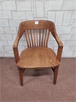 Oak chair in good condition