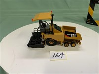 Cat AP600D Ashalt Paver w/canopy 1/50 Norscot NIB