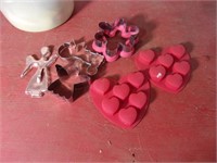 Wilton Teddy Bear Mold and Assorted Cookie Cutters
