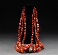 Agate with beads before Ming