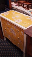 Painted three-drawer chest, white and gold