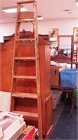 8' wooden stepladder