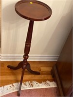 SINGLE PLANT STAND- LIGHTER WOOD