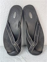 KEEN Black Sandal Flip Flop Size 8